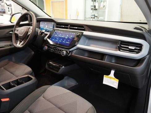 New 2027 Chevrolet Bolt LT w/ Comfort Package image 33