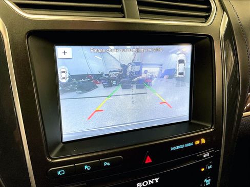 Used 2019 Ford Explorer Platinum AWD/4WD image 37