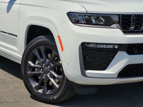 New 2026 Jeep Grand Cherokee L Limited image 9