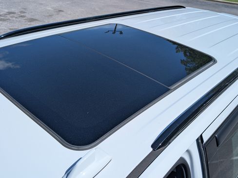 Used 2021 Chevrolet Suburban Z71 image 15