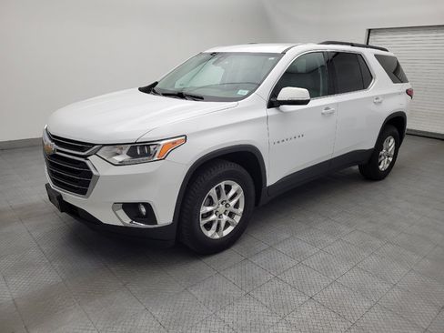 Used 2020 Chevrolet Traverse LT FWD image 2