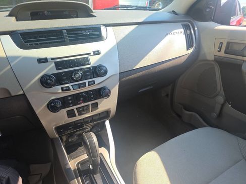 Used 2010 Ford Focus S FWD image 9