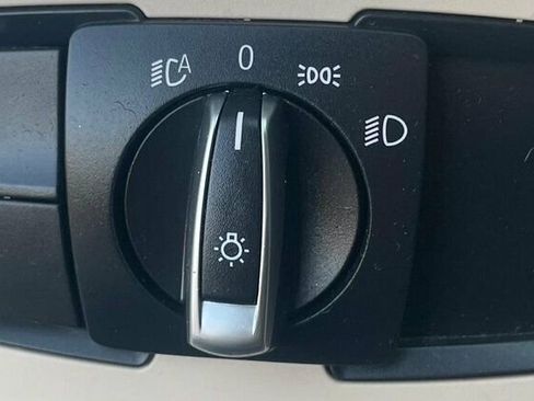 Used 2017 BMW 320i xDrive 320i xDrive image 24