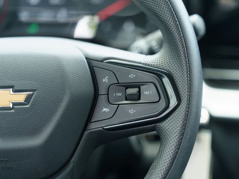 Used 2024 Chevrolet Trax LS FWD image 18