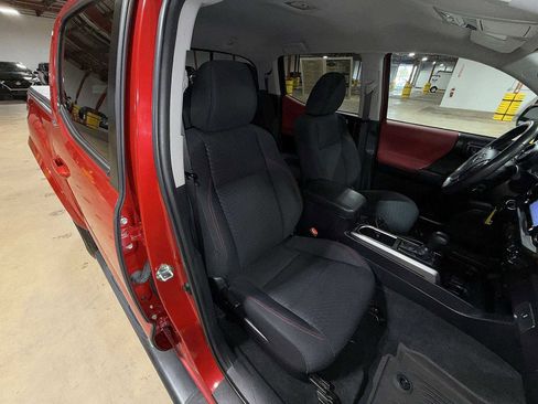 Certified 2020 Toyota Tacoma SR5 image 16