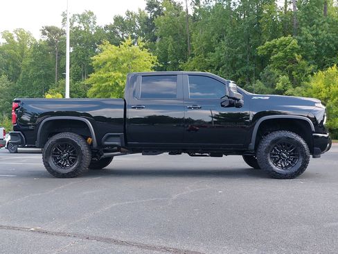 Used 2026 Chevrolet Silverado 2500 ZR2 w/ LPO, Dark Essentials Package AWD/4WD image 8