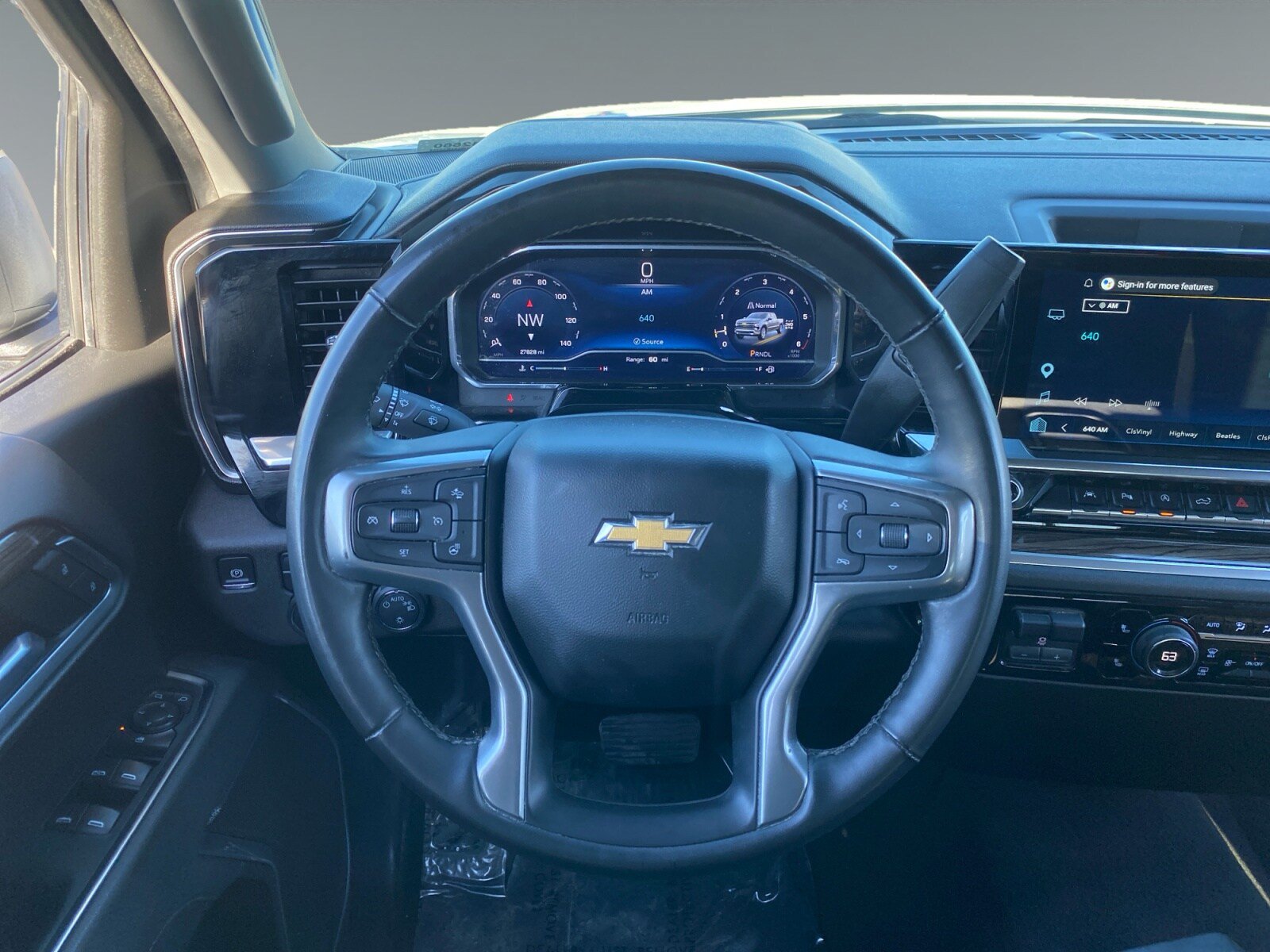 Used 2025 Chevrolet Silverado 1500 LT w/ Safety Package AWD/4WD image 12