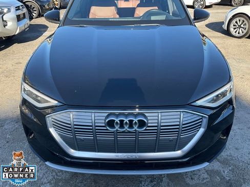 Used 2019 Audi e-tron Prestige w/ Prestige Package image 98