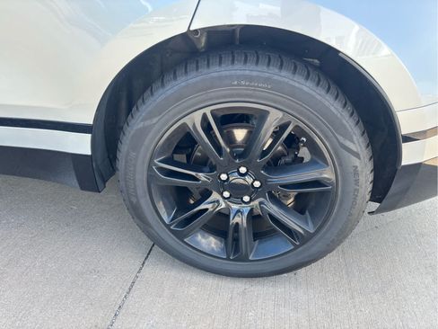 Used 2018 Land Rover Range Rover Velar R-Dynamic SE AWD/4WD image 10