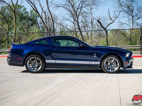 Used 2010 Ford Mustang Shelby GT500 RWD image 12