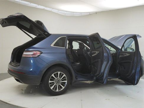 Used 2019 Lincoln Nautilus Select image 12