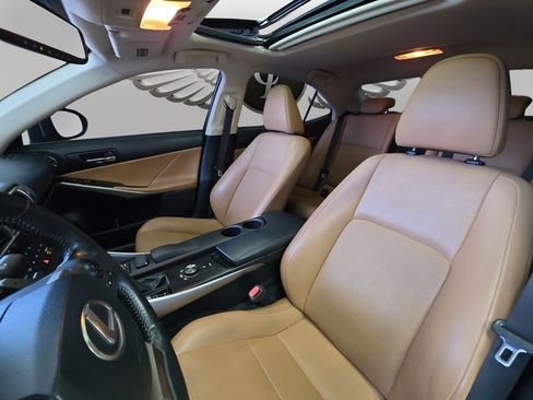Used 2015 Lexus IS 250 w/ Navigation System Package RWD image 10