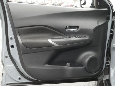 Used 2021 Nissan Kicks SV w/ Exterior Package image 27