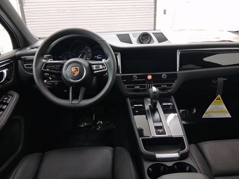 New 2026 Porsche Macan image 13