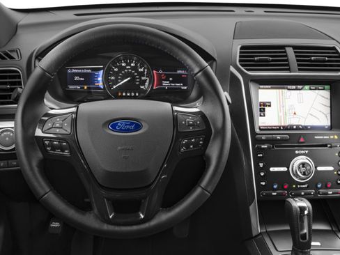 Used 2017 Ford Explorer Sport w/ Equipment Group 401A AWD/4WD image 7