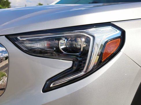 Used 2018 GMC Terrain SLE w/ Driver Convenience Package AWD/4WD image 6