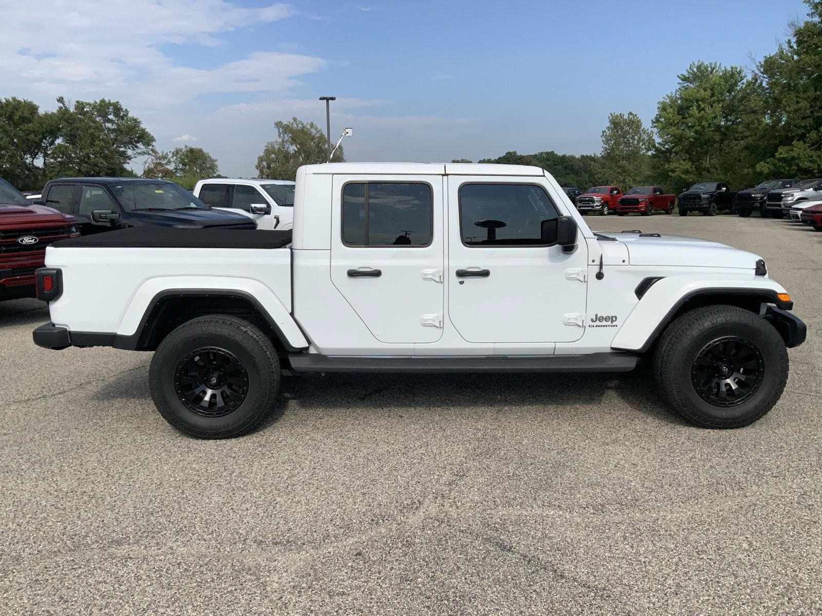 Used 2022 Jeep Gladiator Overland w/ Popular Equipment Package AWD/4WD image 12