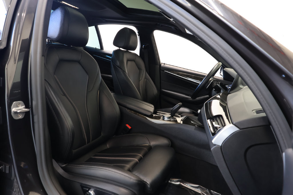 Used 2019 BMW 540i w/ Convenience Package RWD image 20