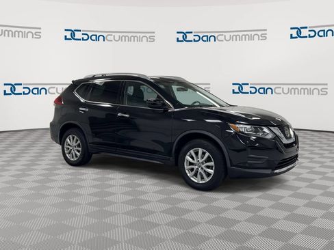 Used 2018 Nissan Rogue SV AWD/4WD image 2