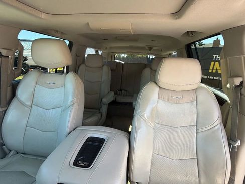 Used 2015 Cadillac Escalade ESV Luxury RWD image 16