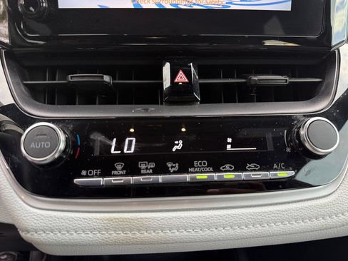 Used 2024 Toyota Corolla SE FWD image 25
