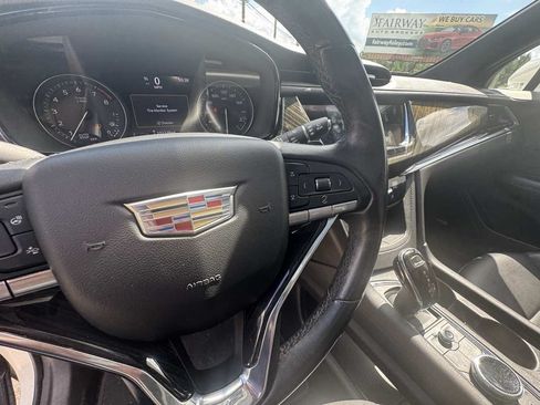 Used 2020 Cadillac XT6 Premium Luxury FWD image 19