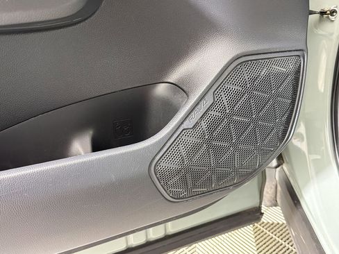 Used 2020 Toyota RAV4 XLE Premium image 22