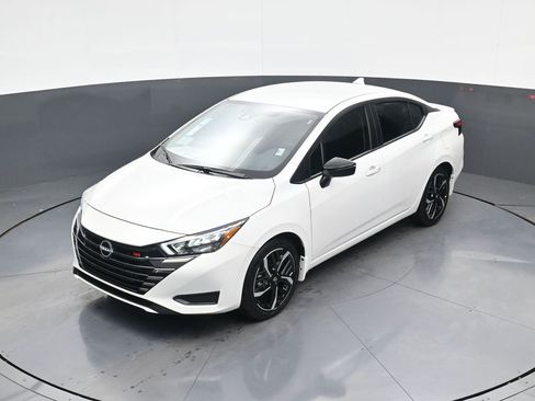 New 2025 Nissan Versa SR w/ Trunk Package image 27