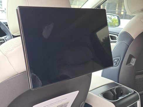 New 2026 Kia Carnival SX Prestige image 9