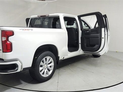 Used 2021 Chevrolet Silverado 1500 Custom w/ LPO, Dark Essentials Package image 10