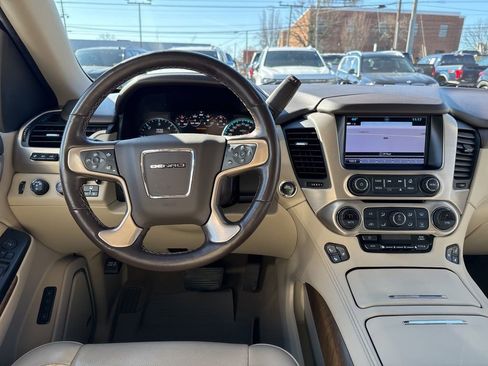Used 2019 GMC Yukon XL Denali w/ Denali Ultimate Package image 13