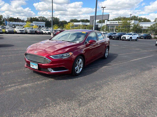 Used 2018 Ford Fusion SE w/ Fusion SE Technology Package FWD image 6