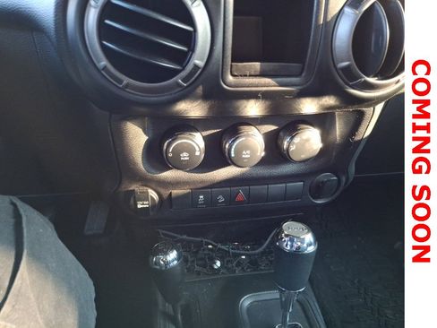 Used 2018 Jeep Wrangler Unlimited Sport w/ Connectivity Group image 10