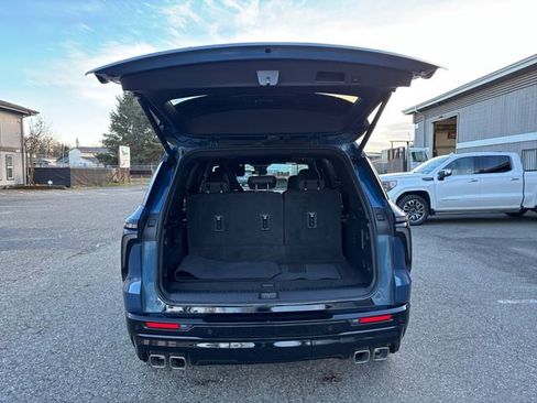 Used 2024 Chevrolet Traverse RS w/ LPO, Floor Liner Package AWD/4WD image 24