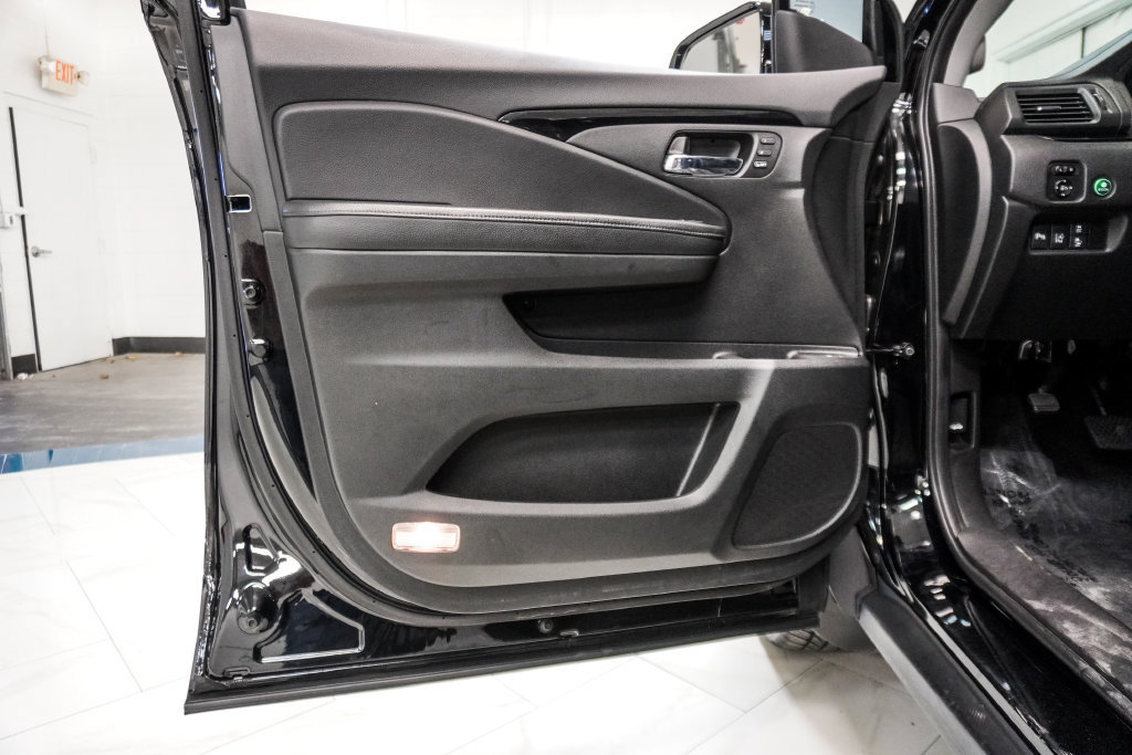Used 2017 Honda Pilot Touring image 23