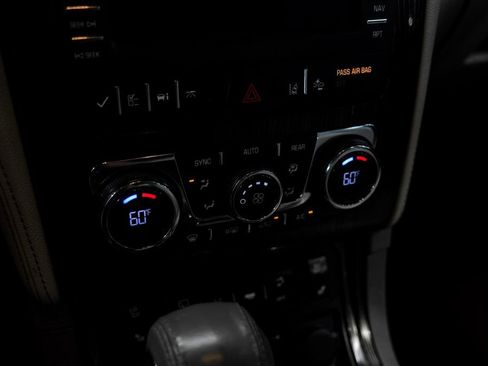 Used 2017 Chevrolet Traverse Premier FWD image 27