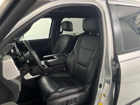Used 2024 Toyota Tundra Platinum AWD/4WD image 18