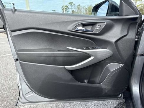 Used 2024 Chevrolet Trax RS w/ Driver Confidence Package image 17