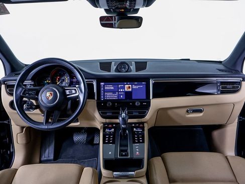 Certified 2026 Porsche Macan AWD/4WD image 11