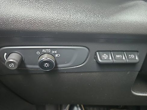 Used 2022 Buick Envision Avenir w/ Technology Package II image 12