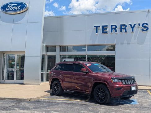 Used 2020 Jeep Grand Cherokee Altitude AWD/4WD image 1