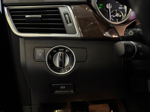 Used 2015 Mercedes-Benz ML 350 ML 350 4MATIC Sport Utility 4D image 13