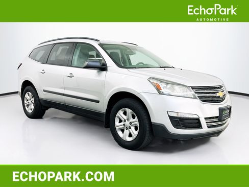 Used 2015 Chevrolet Traverse LS FWD image 1