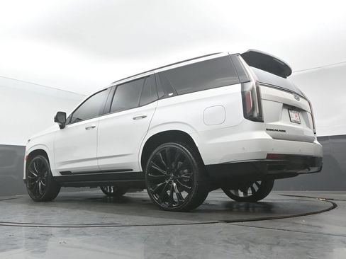 Used 2021 Cadillac Escalade Sport Platinum w/ Heavy-Duty Trailer Package AWD/4WD image 35