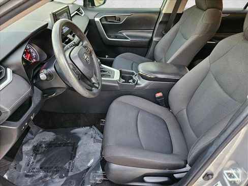 Used 2020 Toyota RAV4 LE image 15