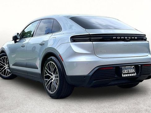 Used 2025 Porsche Macan 4 Electric AWD/4WD image 16