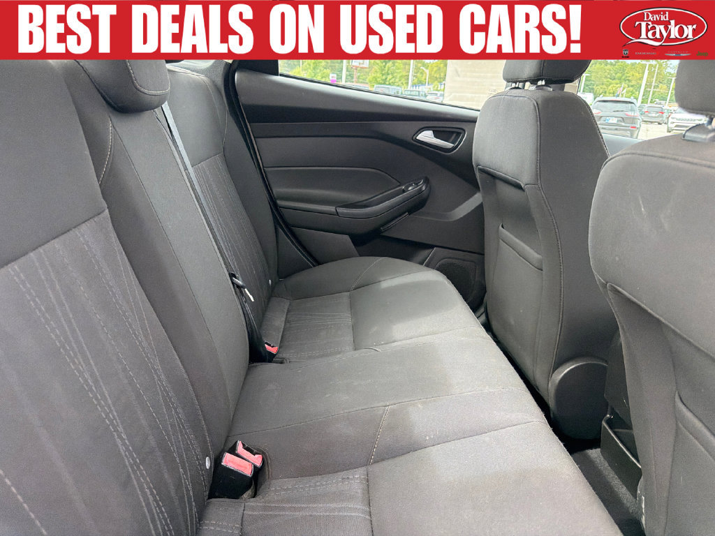 Used 2015 Ford Focus SE w/ SE Cold Weather Package FWD image 30