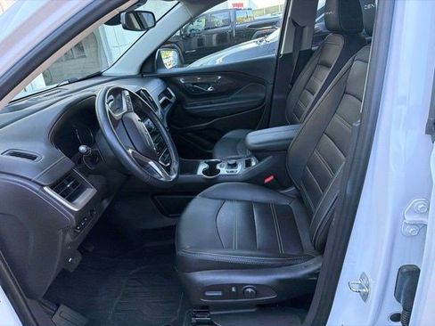 Used 2024 GMC Terrain Denali w/ Denali Premium Package AWD/4WD image 9