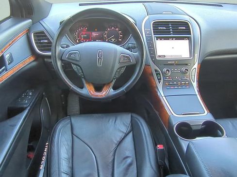 Used 2016 Lincoln MKX Reserve w/ Cargo Utility Package FWD image 12