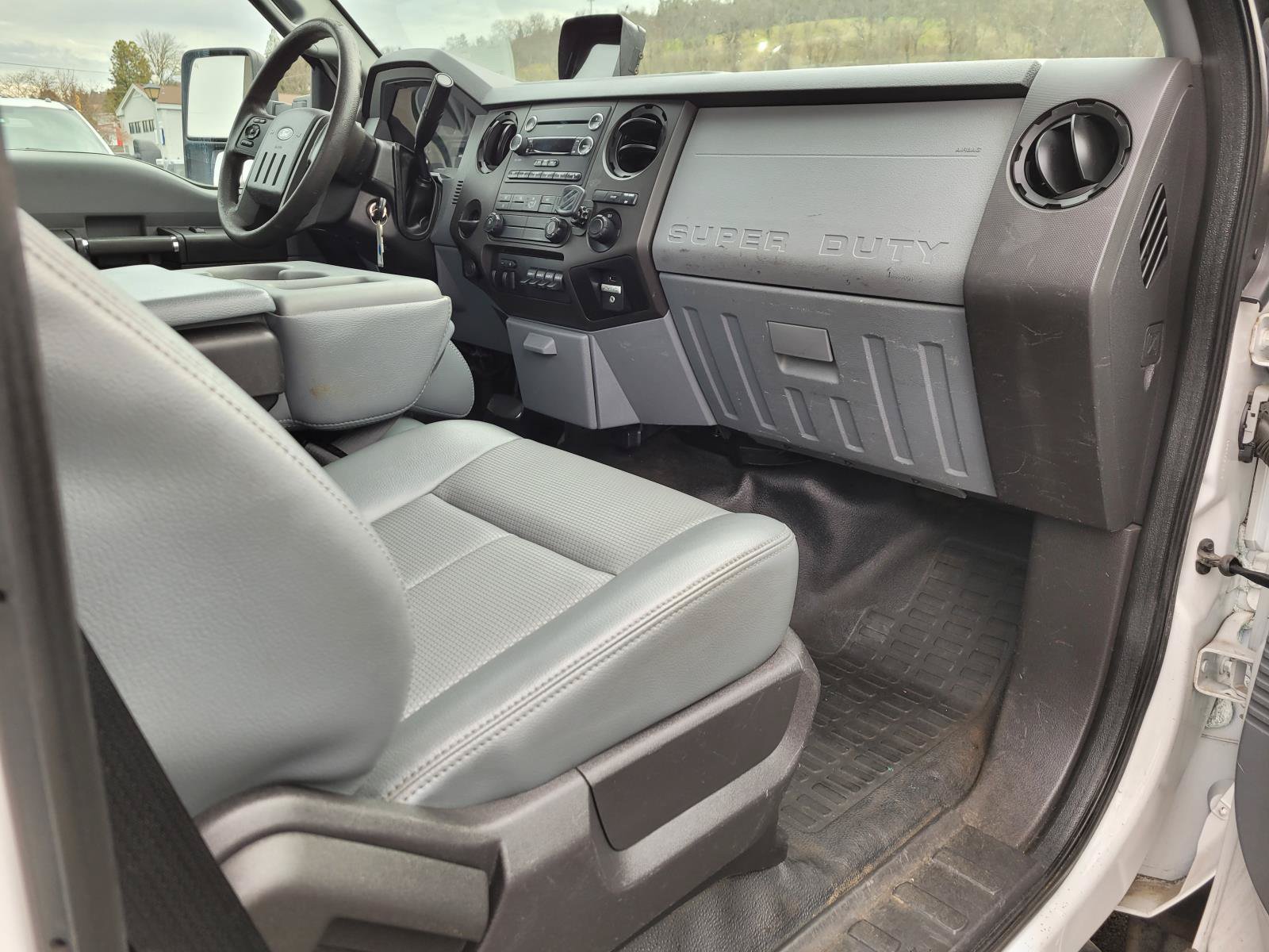 Used 2016 Ford F550 2WD Regular Cab Super Duty image 17